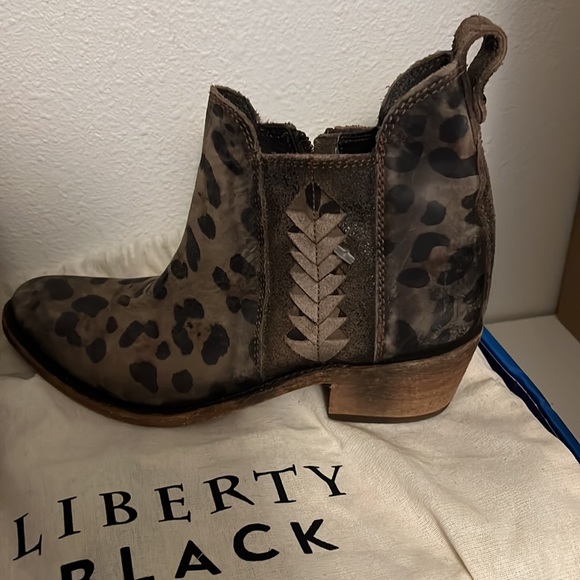 Liberty black cheetah boots size 8 never worn - Picture 4 of 6